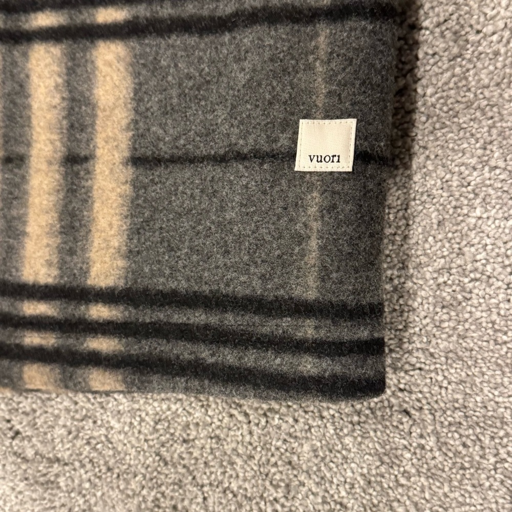 Vuori Plaid Coat in Gray and Cream - Picture 9 of 13